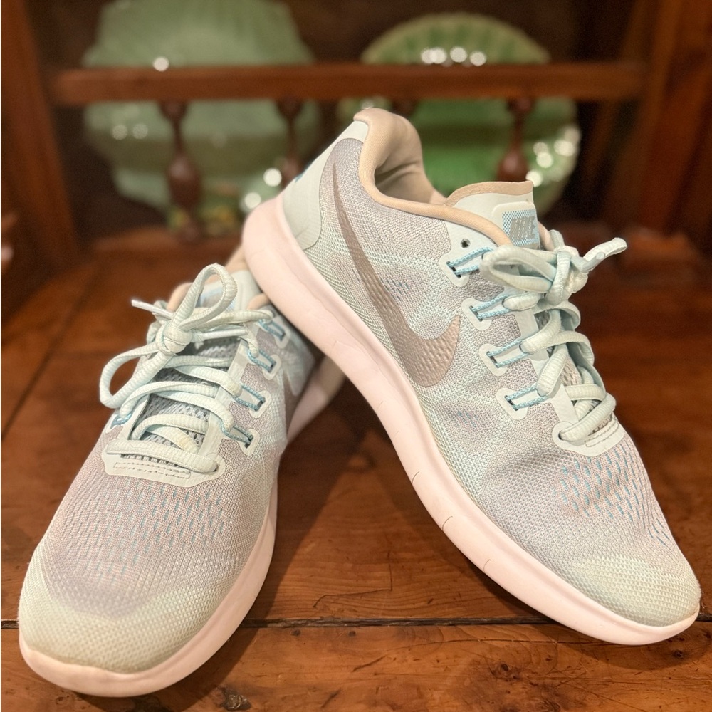 Nike Women's Pastel Blue FREE RN Sneakers